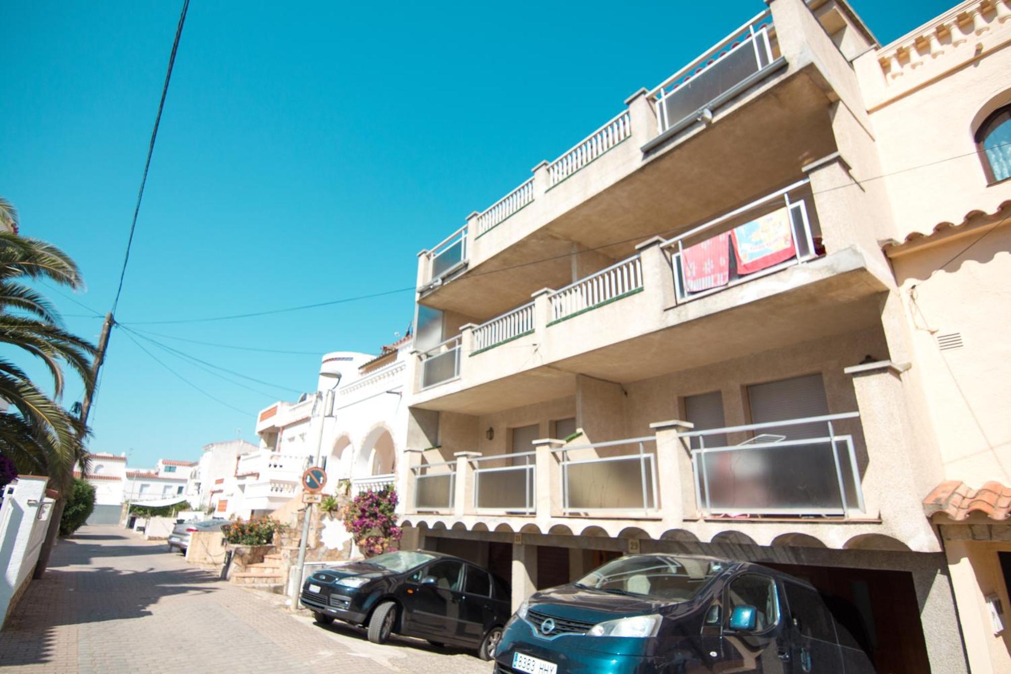 Edificio La Sardana Apartment Емпуриабрава Екстериор снимка